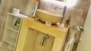 Double or Twin Room | Bathroom | Towels - PetraMare (Cursi)