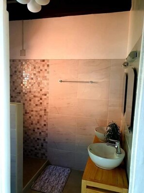 Suite | Bathroom - Hotel La casa Di Luna (Antananarivo)