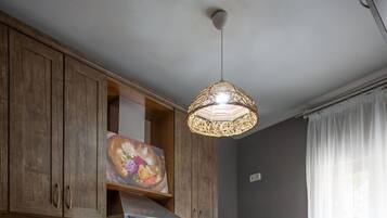 Design House | Private kitchen | Fridge, stovetop, coffee/tea maker, electric kettle