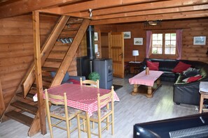 TV - Scandinavian chalet, warm atmosphere, for those who love nature (Lierneux)