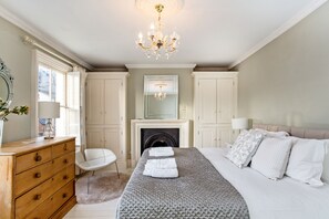 House (3 Bedrooms) | 3 bedrooms, individually decorated, individually furnished, desk - No. 81 Tower Street (Winchester)