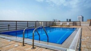 Imej tidak diklasifikasikan, 3 daripada 13, butang