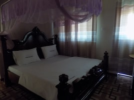 Desk, laptop workspace, free WiFi, bed sheets