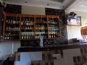 Bar (on property) - Citymax Hotel (Kabale)