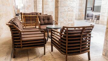 Dormitorio compartido básico, solo para hombres (12 Beds) | Terraza o patio