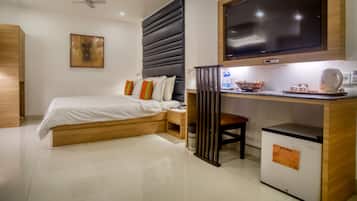 Suite | 1 bedroom, down comforters, minibar, desk