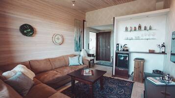 Ahma Suite | Living area | Flat-screen TV