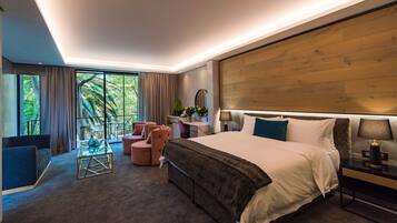 Premium bedding, in-room safe, desk, blackout curtains