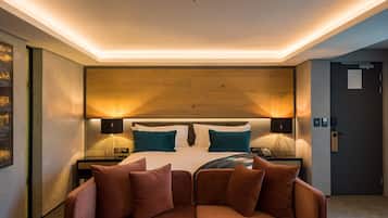 Premium bedding, in-room safe, desk, blackout curtains