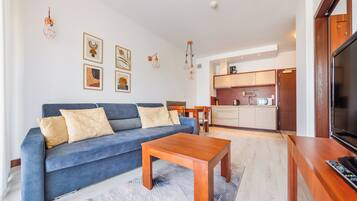 Apartment (A 18) | Living area | Flat-screen TV, DVD player