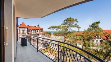 Apartment (B 28) | Balcony
