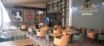 The Hera Suit Hotels