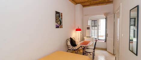 1 chambre, accès Internet, draps fournis