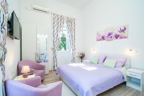 1 bedroom, free WiFi, bed sheets