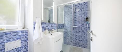 Free toiletries, hair dryer, towels, toilet paper