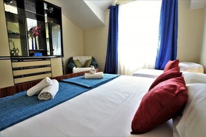 2 chambres, fer et planche à repasser, Wi-Fi gratuit, draps fournis