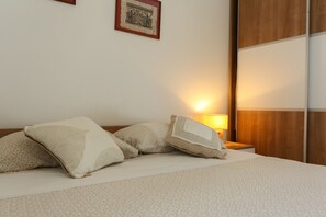 1 bedroom, iron/ironing board, free WiFi, bed sheets