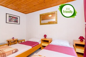 1 bedroom, free WiFi, bed sheets - Rooms Jozomare - Twin Room with Shared Bathroom (Second floor) (Dubrovnik)