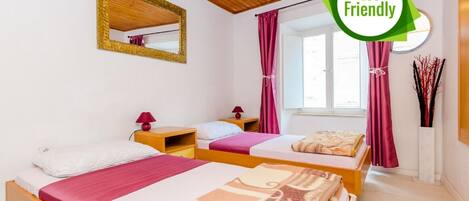 1 bedroom, free WiFi, bed sheets