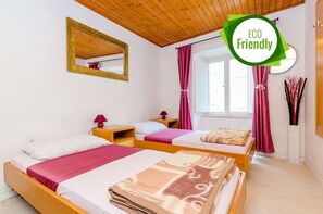 1 bedroom, free WiFi, bed sheets - Rooms Jozomare - Twin Room with Shared Bathroom (Second floor) (Dubrovnik)