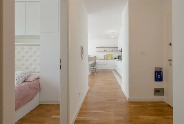 1 bedroom, iron/ironing board, free WiFi, bed sheets - Apartment White Gardenia (ST) - One Bedroom Apartment with Balcony (Split)