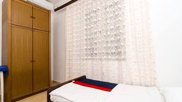 1 bedroom, WiFi, bed sheets