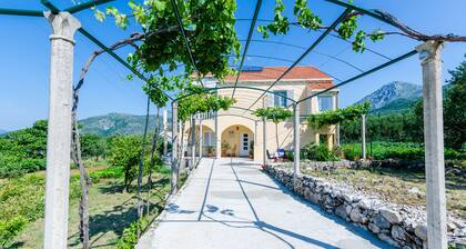 Apartment & Rooms Maždin - Habitación triple con vistas a la montaña (Soba Standard)