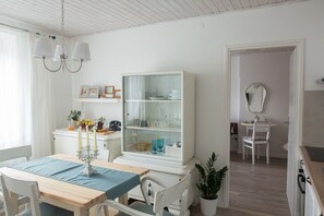 Dining - Apartment Arcadia - One-Bedroom Apartment with Terrace and City View (Dubrovnik)