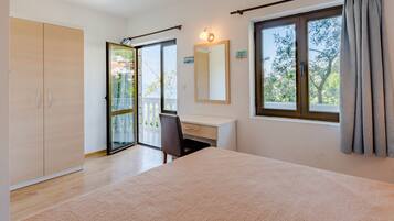 1 bedroom, WiFi, bed sheets