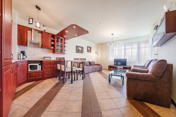 公寓 (3) | 客厅 | 平板电视