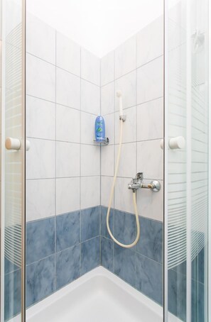 Hair dryer, towels - Guest House Cesic - Double room No4 (Dubrovnik)