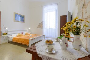 Iron/ironing board, free WiFi, bed sheets - Apartment Clara - Studio (Dubrovnik)