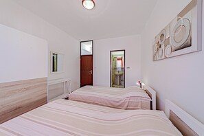 4 Schlafzimmer, Bügeleisen/Bügelbrett, Internetzugang, Bettwäsche
