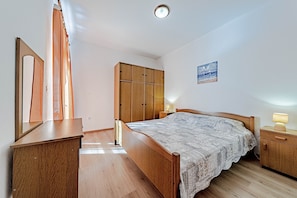 4 Schlafzimmer, Bügeleisen/Bügelbrett, Internetzugang, Bettwäsche