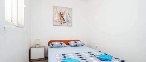 1 bedroom, WiFi, bed sheets