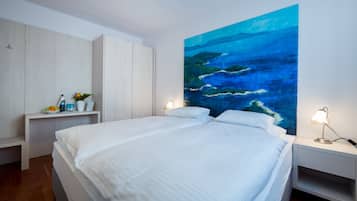 1 bedroom, free WiFi, bed sheets