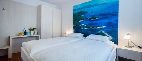 1 bedroom, free WiFi, bed sheets