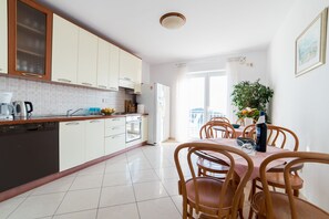 Frigorifero, forno, lavastoviglie, macchina per tè/caffè