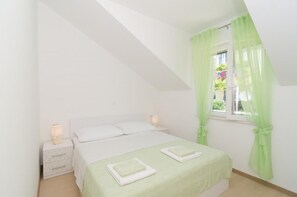 1 bedroom, free WiFi, bed sheets