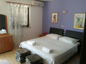 3 dormitorios, tabla de planchar con plancha, Internet y ropa de cama