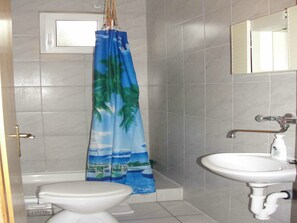 مستلزمات مجانية للعناية الشخصية، مناشف