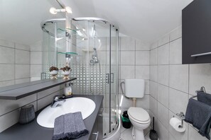 Hair dryer, towels - Apartments Roda - Comfort One Bedroom Apartment with Terrace (Supetar)