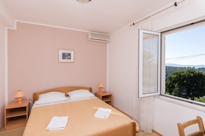 1 bedroom, iron/ironing board, Internet, bed sheets