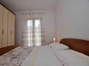 2 chambres, fer et planche à repasser, Wi-Fi gratuit, draps fournis