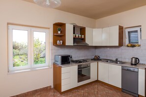 Fridge, microwave, oven, stovetop