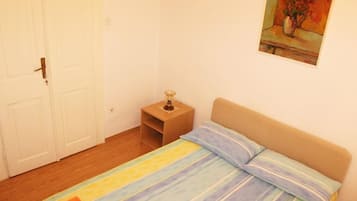 1 bedroom, free WiFi, bed sheets