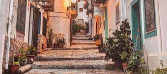 Large villa with private pool in privileged area, for family or friends