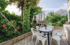 Outdoor dining - Apartments Čiovo - Family One Bedroom Apartment with Terrace (Okrug Gornji)