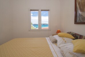 2 bedrooms, bed sheets - Apartment Slatina-Two Bedroom Apartment with Terrace and Sea View (Vela Luka)