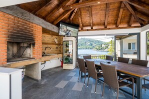 Dining - Mata Family Apartments - One Bedroom Apartment with Terrace and Sea View (Molunat)